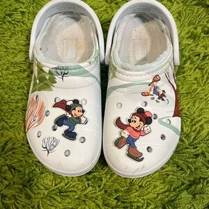 Disney winter Crocs 2023 edition. Used gently but still in great condition. M5W7